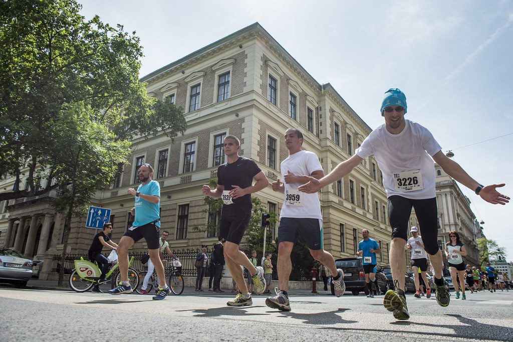 Hydration and Electrolyte Timing for Marathon Runners